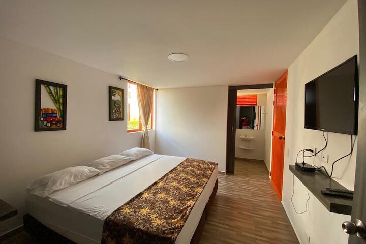 Room 4 of 63