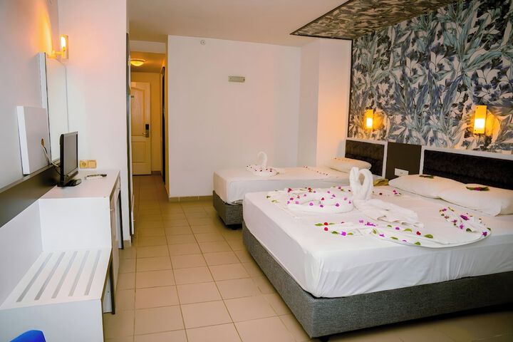 Room 8 of 32