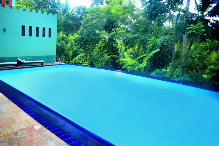 Pool 21 of 42