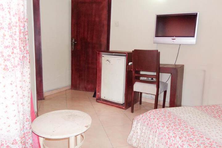 Room 8 of 50