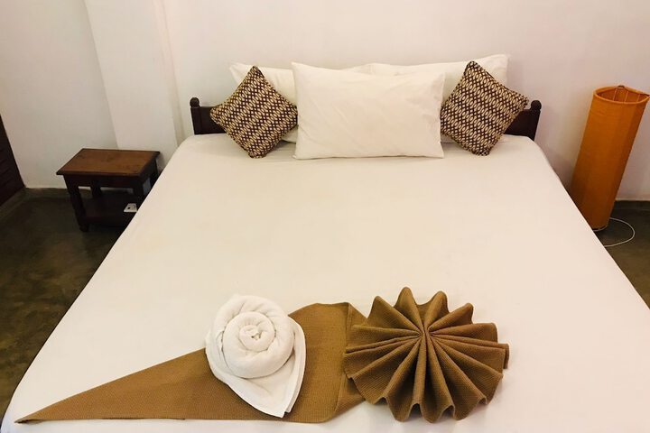 Room 5 of 13