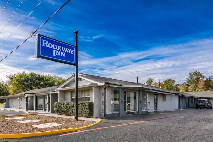 Rodeway Inn Palestine in Palestine, TX