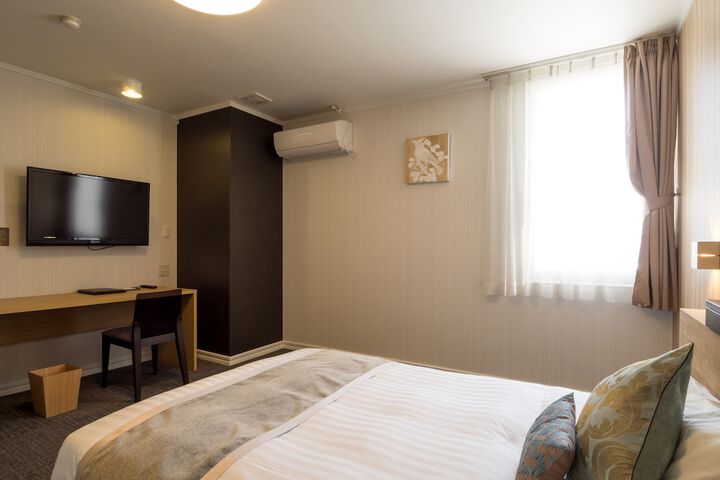 Room 26 of 127