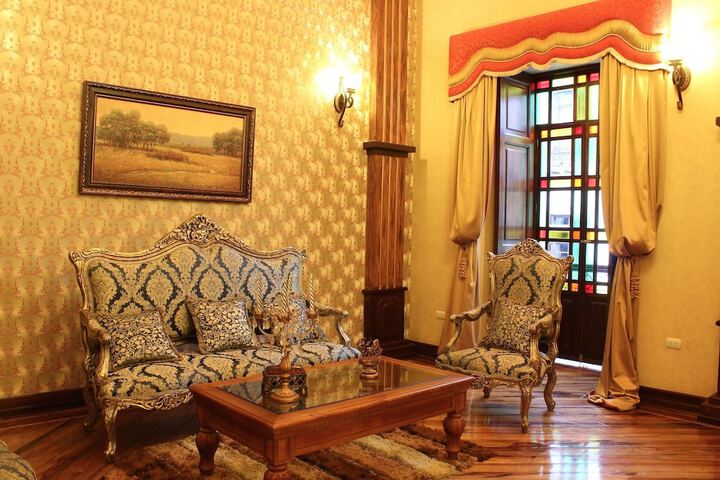 Entrance & Lobby