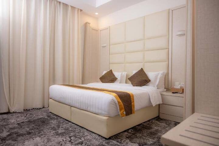 Room 12 of 24