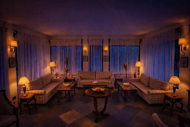 Lounge 29 of 40