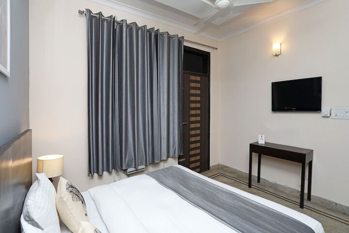 Room 8 of 22
