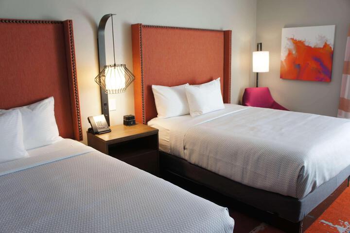 1 King Bed Deluxe Room (10 of 12)