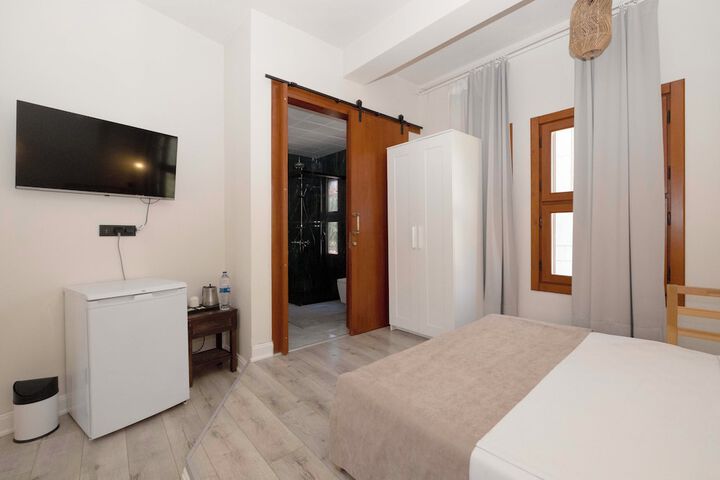 Room 28 of 80