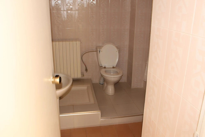 Room 9 of 17