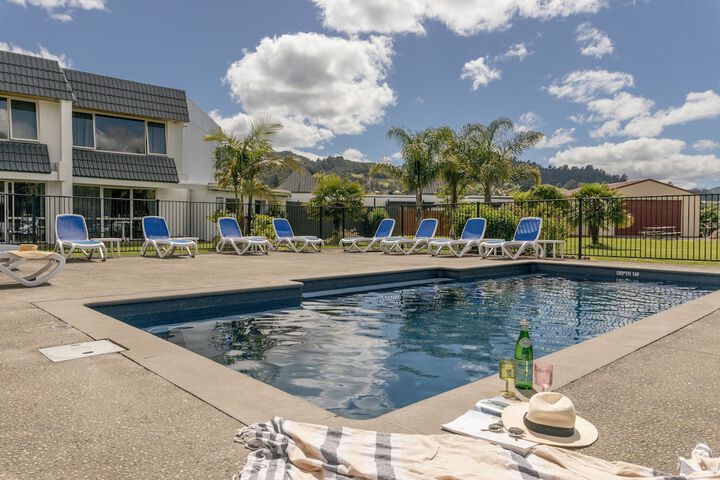 Hotel with Pool