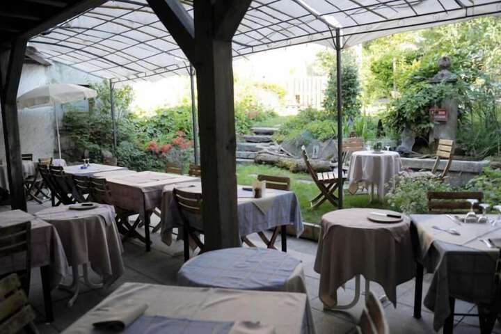 Dining 15 of 67