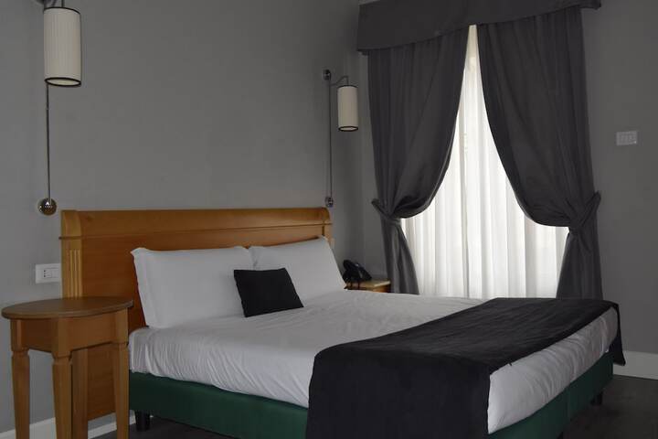 Room 11 of 30