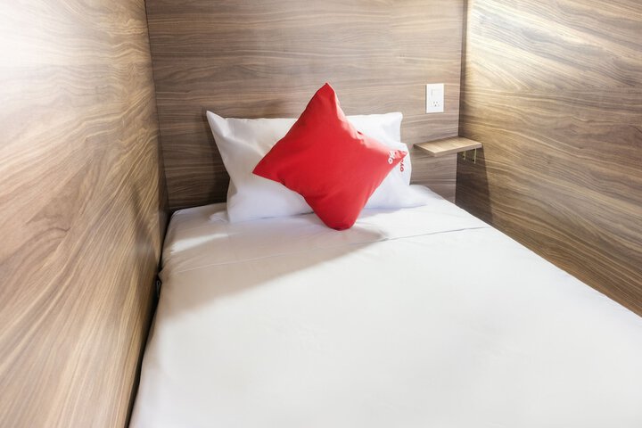 Room 4 of 30