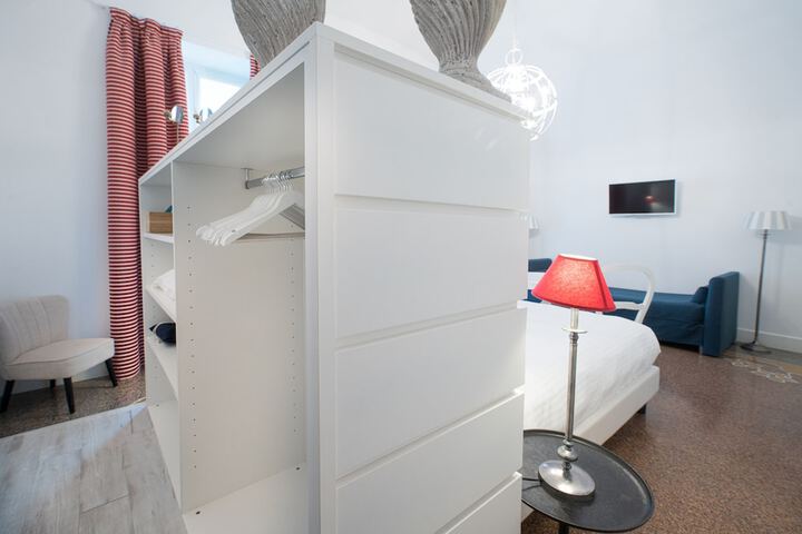 Room 7 of 89