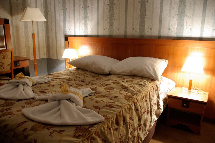 Room 3 of 41