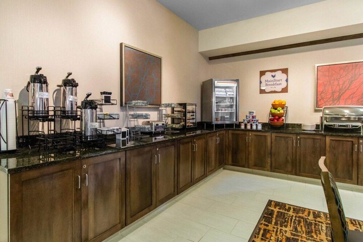 Breakfast/Coffee Service 22 of 26