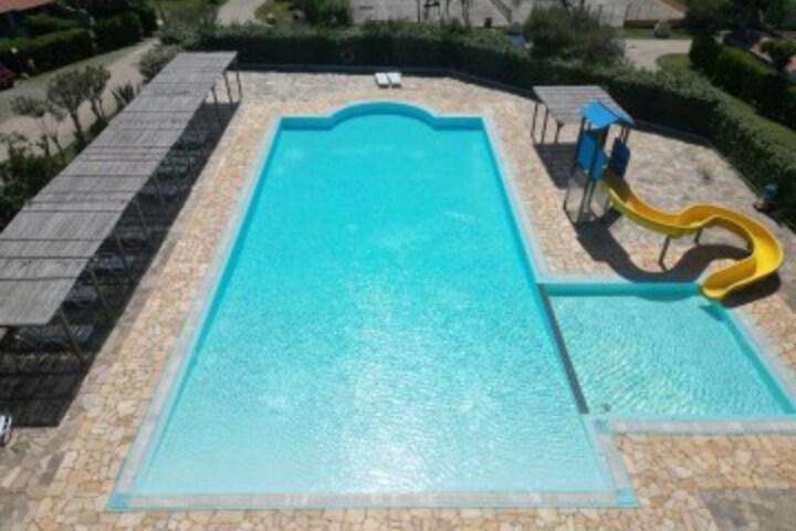 Pool 24 of 30