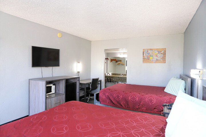 Standard Room, King or Two Doubles (9 of 9)