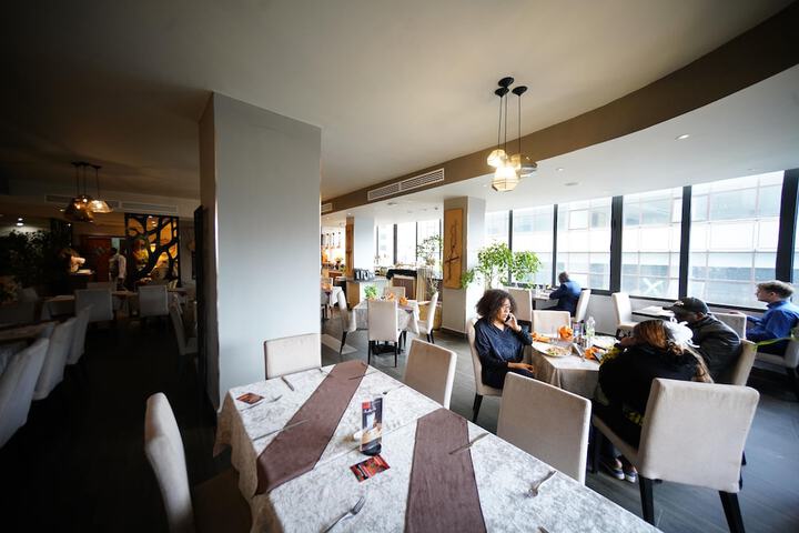 Dining 126 of 163
