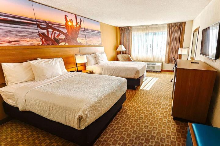 2 Double Beds (4 of 10)