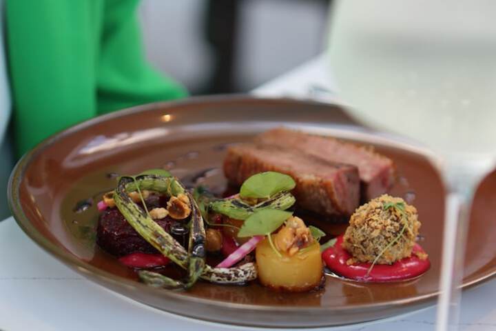 Dining 60 of 63