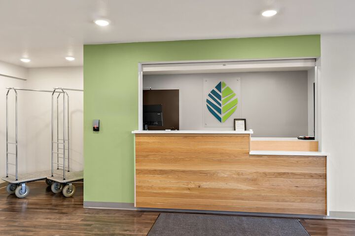Check-in/check-out kiosk