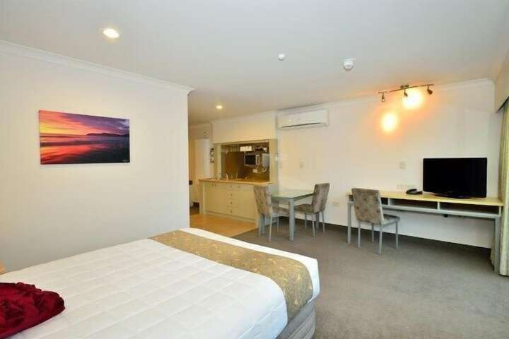 Room 4 of 31