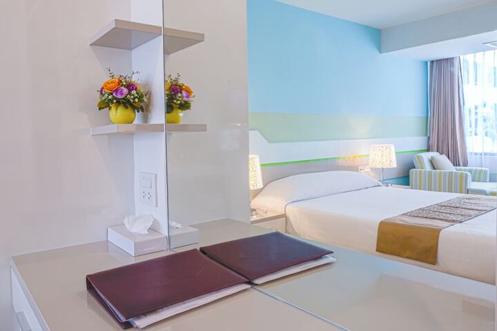 Room 32 of 104