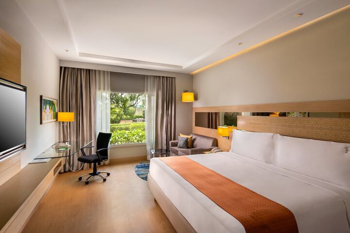 Room 4 of 47