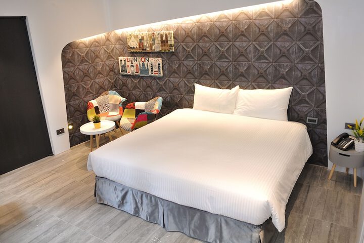 Room 76 of 119