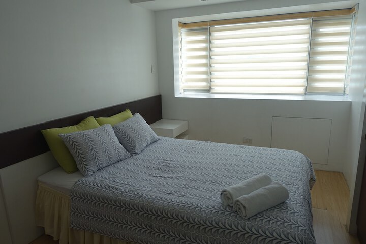 Room 16 of 90