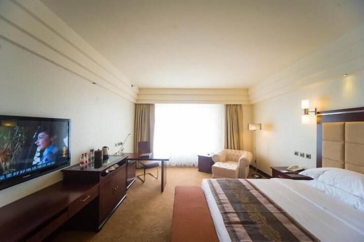 Room 7 of 44