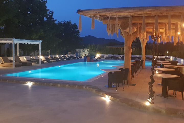 Pool 53 of 104
