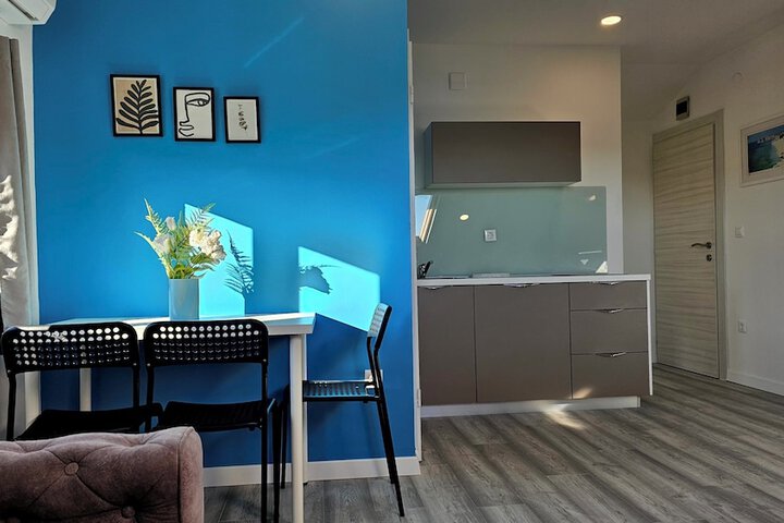Room 81 of 140