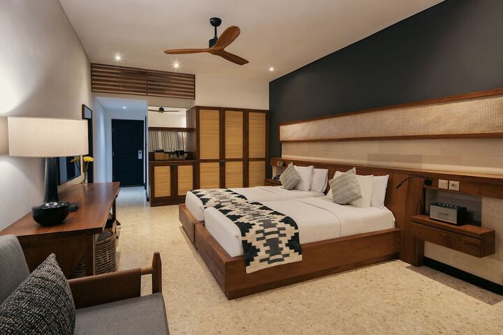 Room 6 of 81