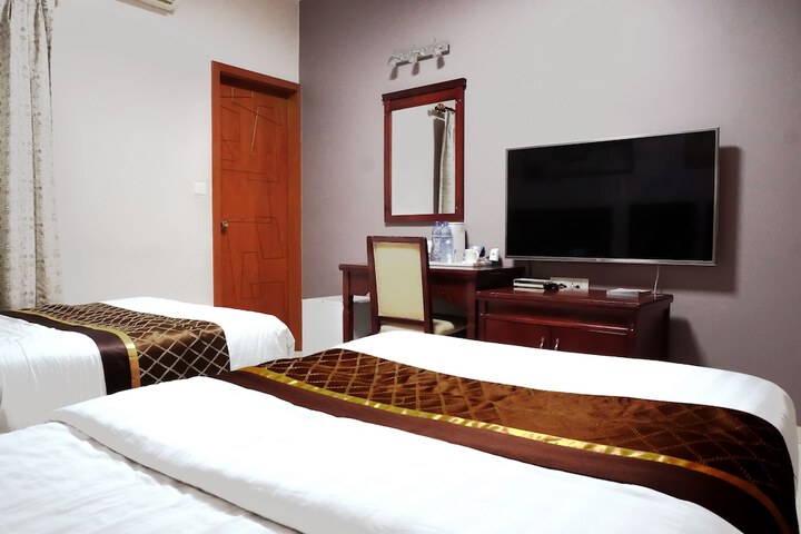 Room 9 of 26