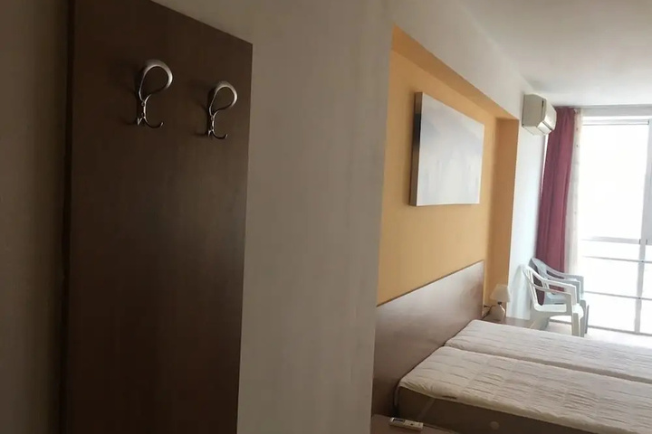 Room 2 of 12