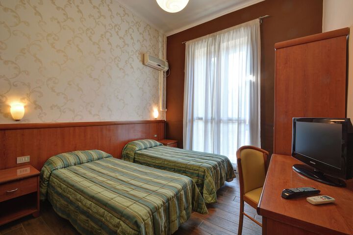 Room 13 of 43