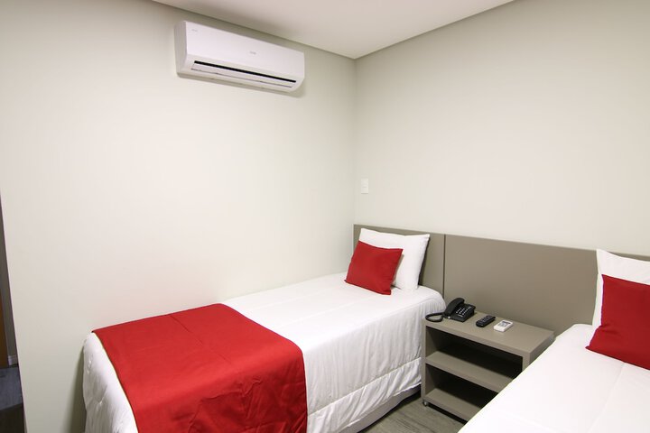 Room 4 of 48