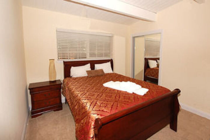 Room 3 of 7