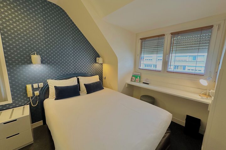 Room 14 of 43