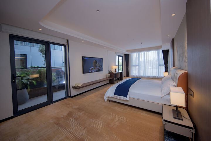 Room 48 of 148
