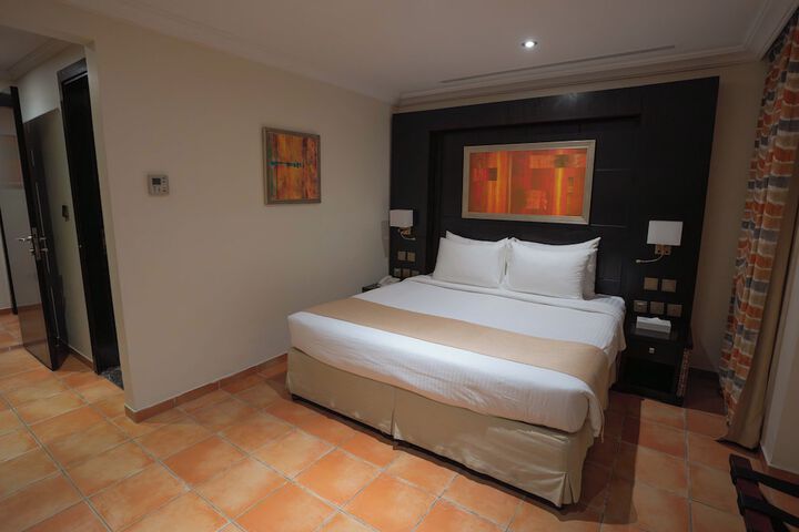 Room 6 of 51