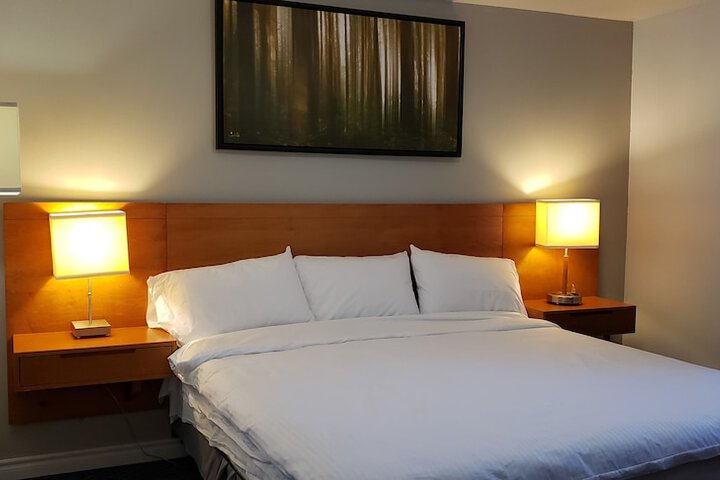 Room 32 of 68