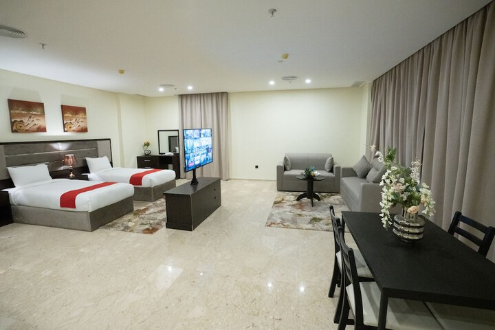Room 8 of 24
