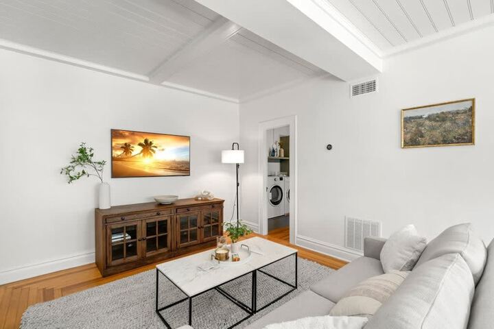Room 3 of 34
