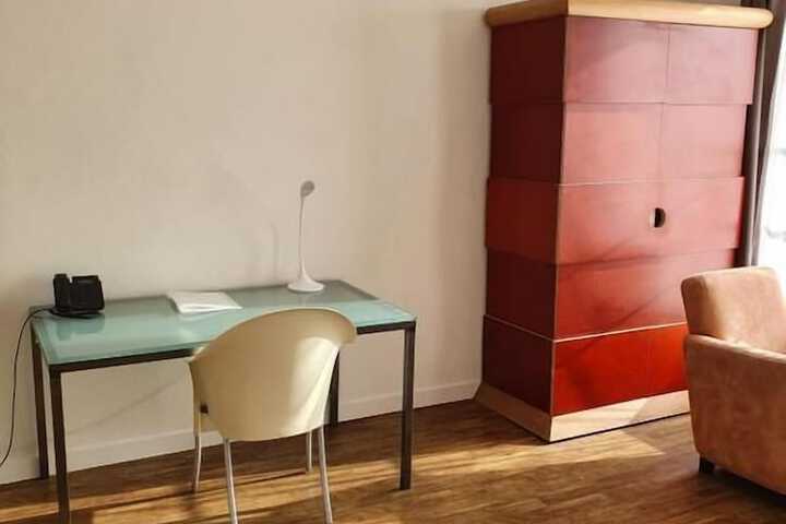 Room 5 of 34
