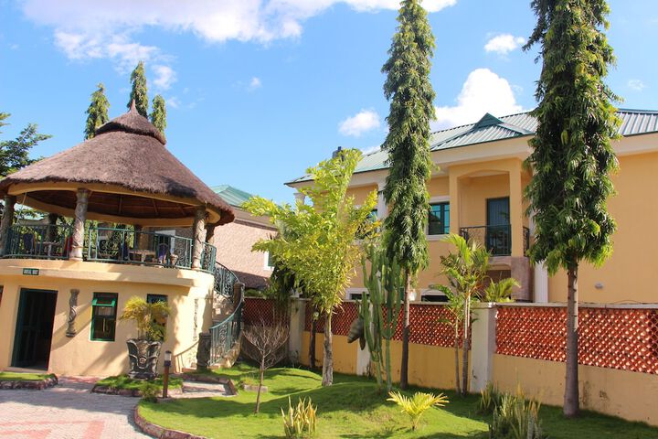 HILLTOP PARADISE HOTEL