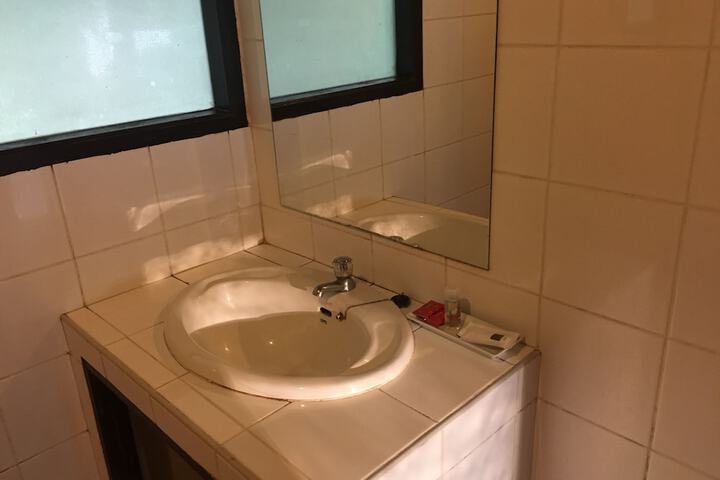 Room 18 of 43